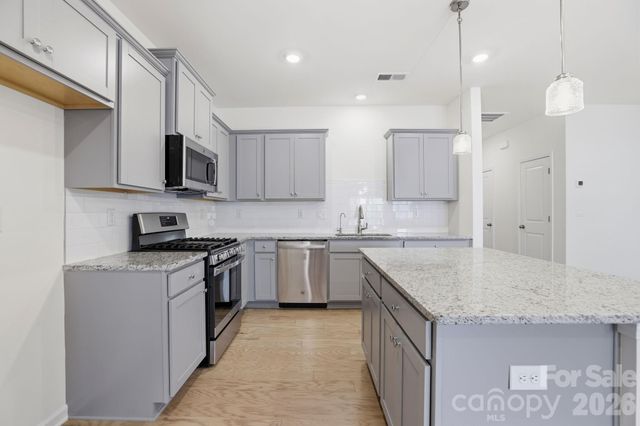 275 Harpers Run Lane, Matthews, NC 28104