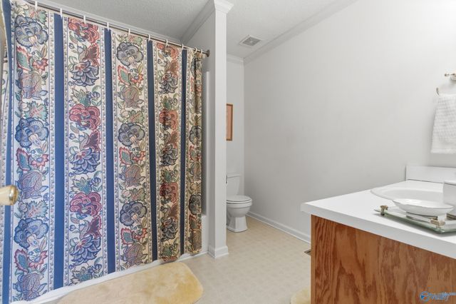 62 Clyde Circle, Guntersville, AL 35976