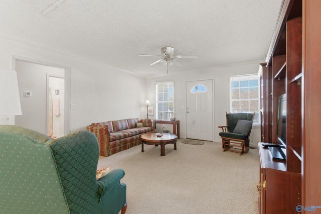 62 Clyde Circle, Guntersville, AL 35976