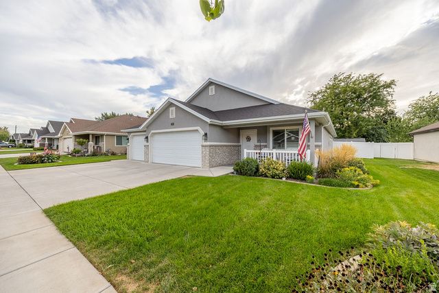 1693 N 690 W, West Bountiful, UT 84087
