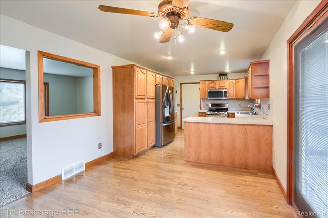 418 Windmill Point Drive, Flushing, MI 48433