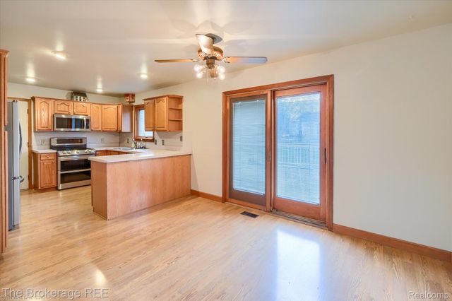 418 Windmill Point Drive, Flushing, MI 48433