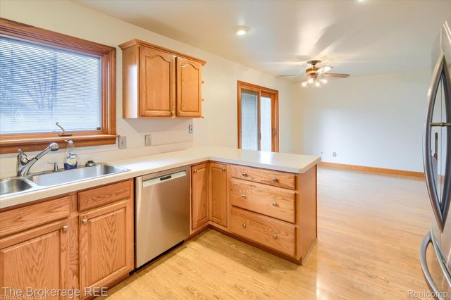 418 Windmill Point Drive, Flushing, MI 48433