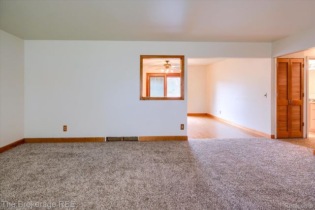 418 Windmill Point Drive, Flushing, MI 48433