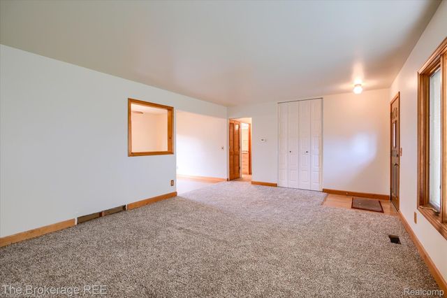 418 Windmill Point Drive, Flushing, MI 48433