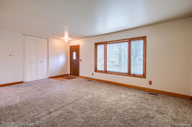 418 Windmill Point Drive, Flushing, MI 48433