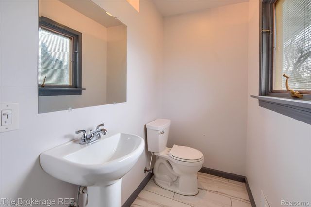 418 Windmill Point Drive, Flushing, MI 48433