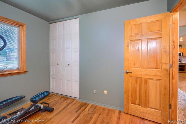 418 Windmill Point Drive, Flushing, MI 48433