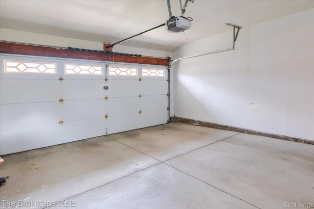 418 Windmill Point Drive, Flushing, MI 48433