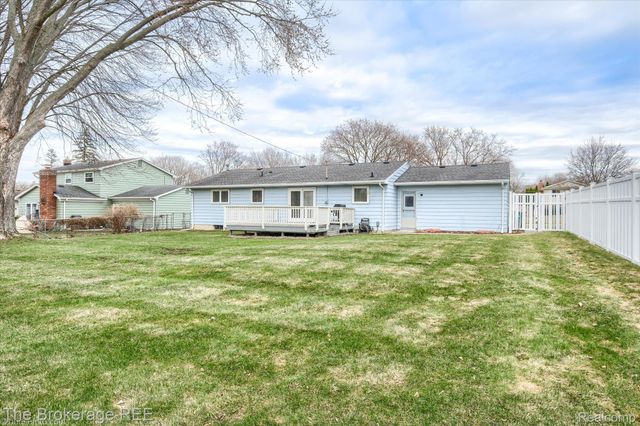 418 Windmill Point Drive, Flushing, MI 48433