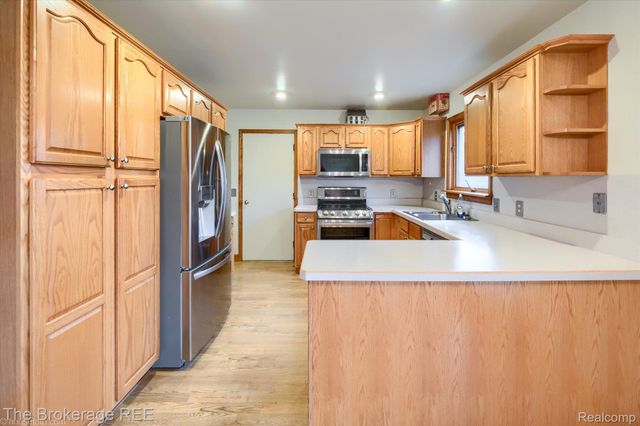 418 Windmill Point Drive, Flushing, MI 48433