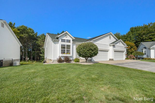 5633 Copper Sands Run, Fruitport, MI 49415