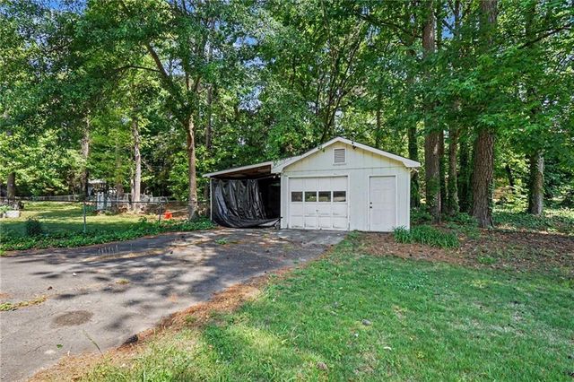 2346 Eastgate Drive, Snellville, GA 30078