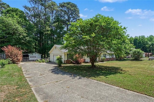2346 Eastgate Drive, Snellville, GA 30078