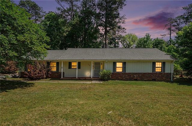 2346 Eastgate Drive, Snellville, GA 30078