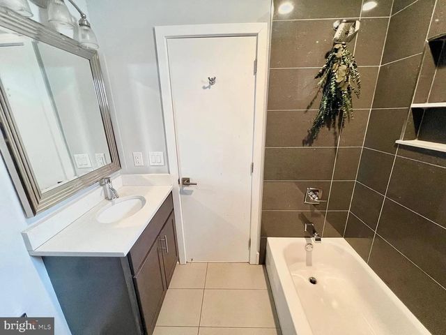 1324 N NEWKIRK ST, Philadelphia, PA 19121