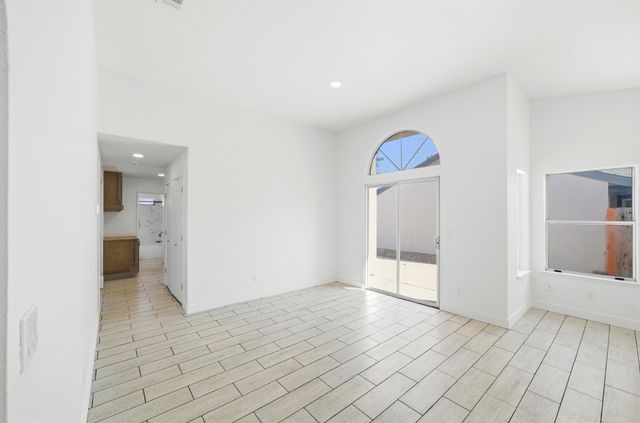 8013 Healy Ct, Sacramento, CA 95828