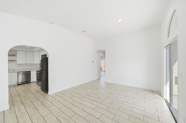 8013 Healy Ct, Sacramento, CA 95828