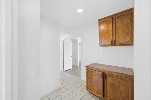 8013 Healy Ct, Sacramento, CA 95828