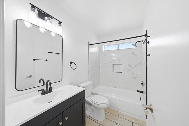 8013 Healy Ct, Sacramento, CA 95828