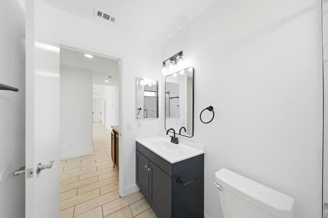 8013 Healy Ct, Sacramento, CA 95828