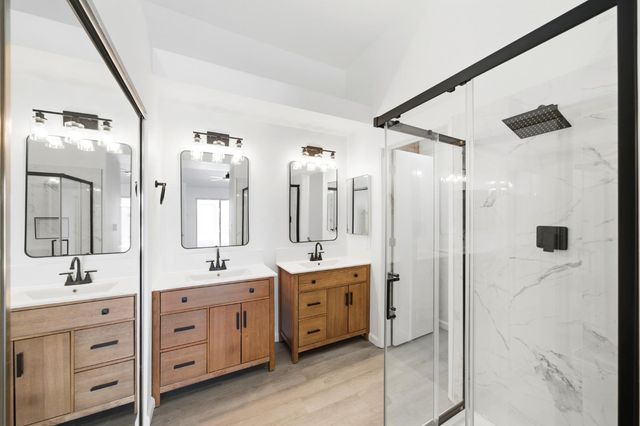 8013 Healy Ct, Sacramento, CA 95828