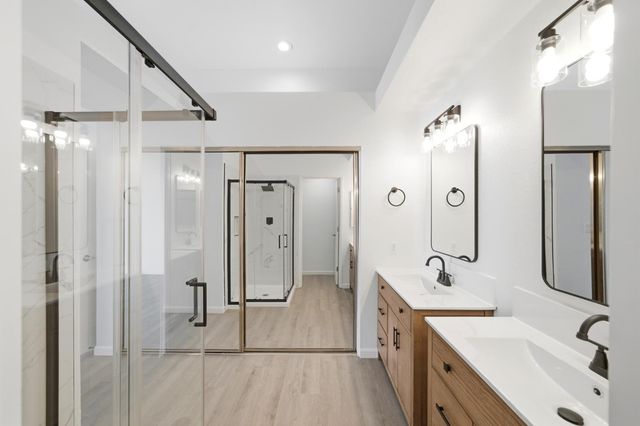 8013 Healy Ct, Sacramento, CA 95828