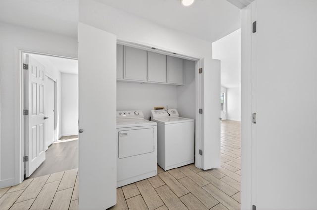 8013 Healy Ct, Sacramento, CA 95828