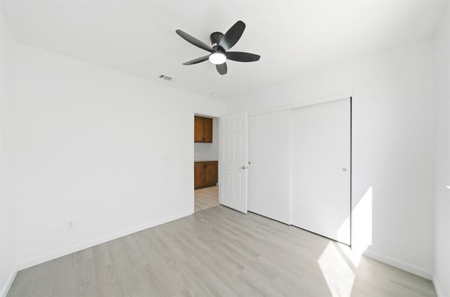 8013 Healy Ct, Sacramento, CA 95828