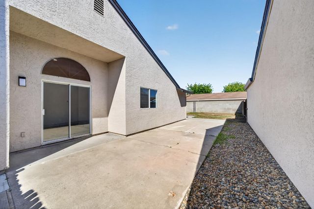 8013 Healy Ct, Sacramento, CA 95828