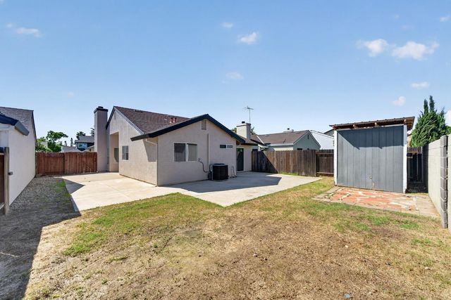 8013 Healy Ct, Sacramento, CA 95828