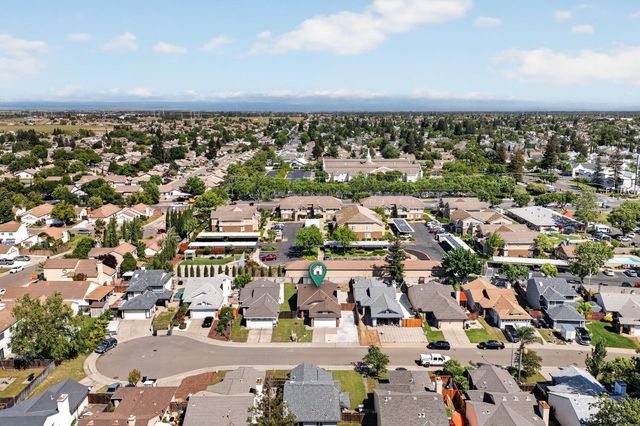 8013 Healy Ct, Sacramento, CA 95828