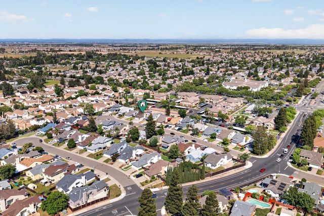 8013 Healy Ct, Sacramento, CA 95828