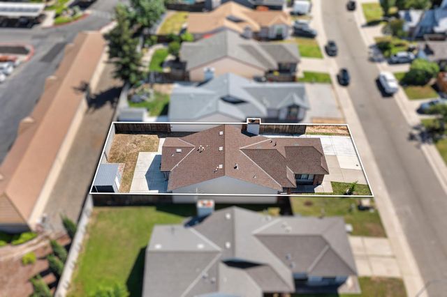 8013 Healy Ct, Sacramento, CA 95828