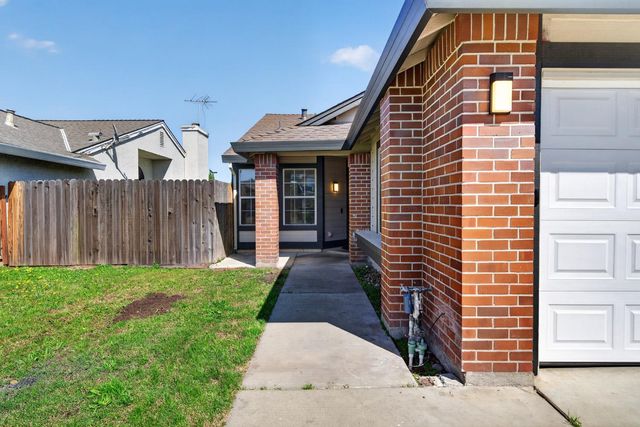 8013 Healy Ct, Sacramento, CA 95828