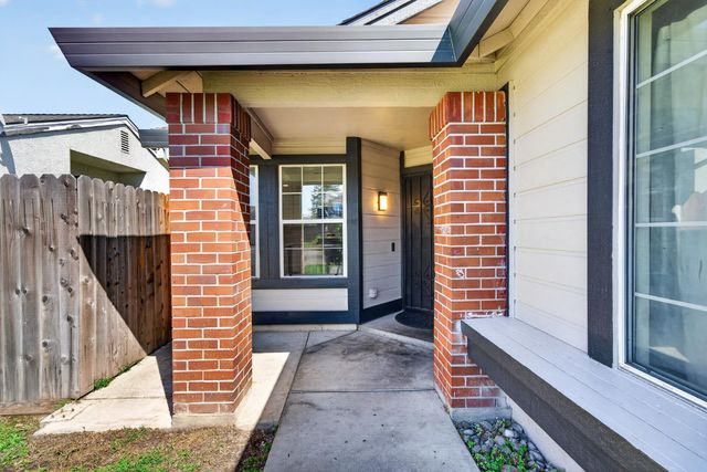 8013 Healy Ct, Sacramento, CA 95828