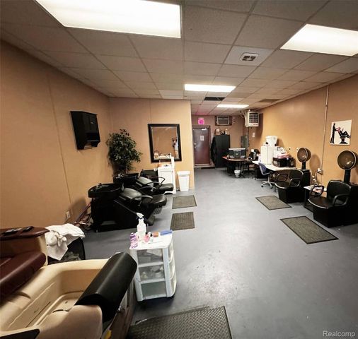 918 DIX Road, Lincoln Park, MI 48146