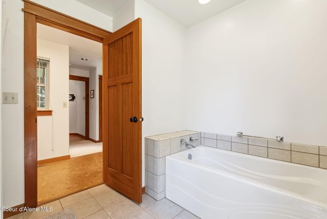 1196 Gold Creek RD, Sandpoint, ID 83864