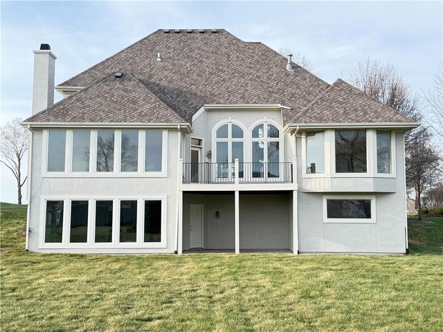 6205 NW 101st Street, Kansas City, MO 64154