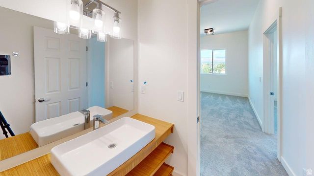 10718 S 580 E, Sandy, UT 84070