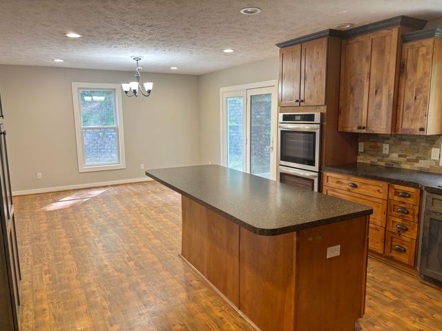 4160 Knapp Valley Drive NE, Grand Rapids, MI 49525