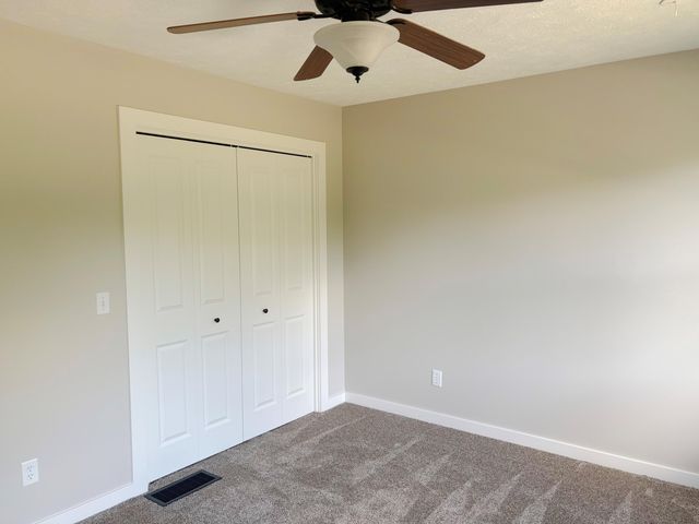 4160 Knapp Valley Drive NE, Grand Rapids, MI 49525