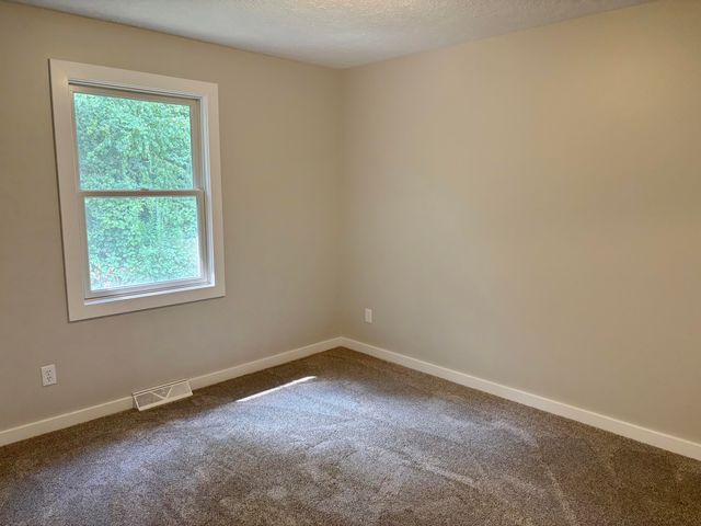 4160 Knapp Valley Drive NE, Grand Rapids, MI 49525