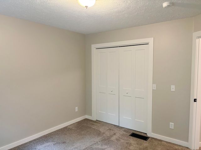 4160 Knapp Valley Drive NE, Grand Rapids, MI 49525