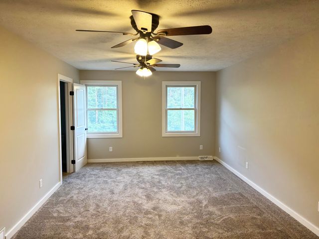 4160 Knapp Valley Drive NE, Grand Rapids, MI 49525