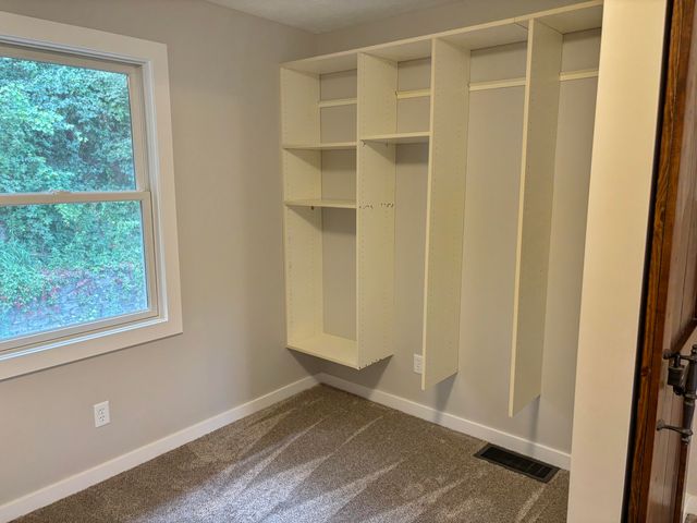 4160 Knapp Valley Drive NE, Grand Rapids, MI 49525