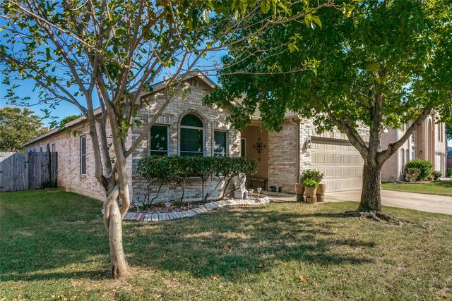 1065 Harriman Drive, Saginaw, TX 76131