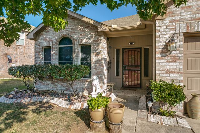 1065 Harriman Drive, Saginaw, TX 76131
