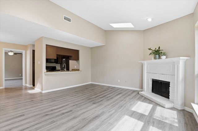 5616 Preston Oaks Road 404, Dallas, TX 75254