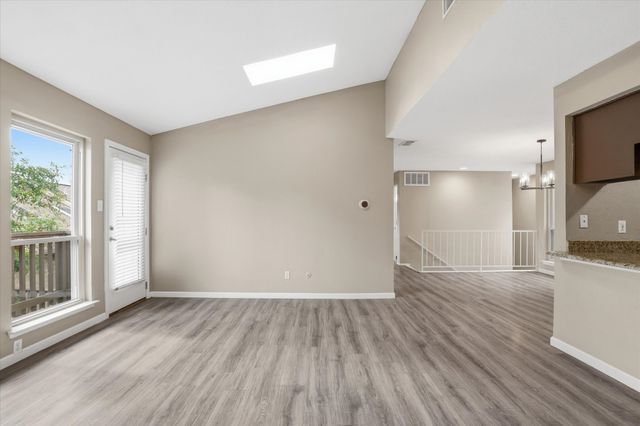 5616 Preston Oaks Road 404, Dallas, TX 75254